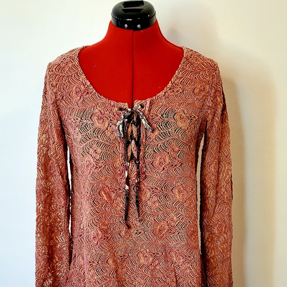 The Buckle BKE Gimmicks Blush Lace Tie Tunic